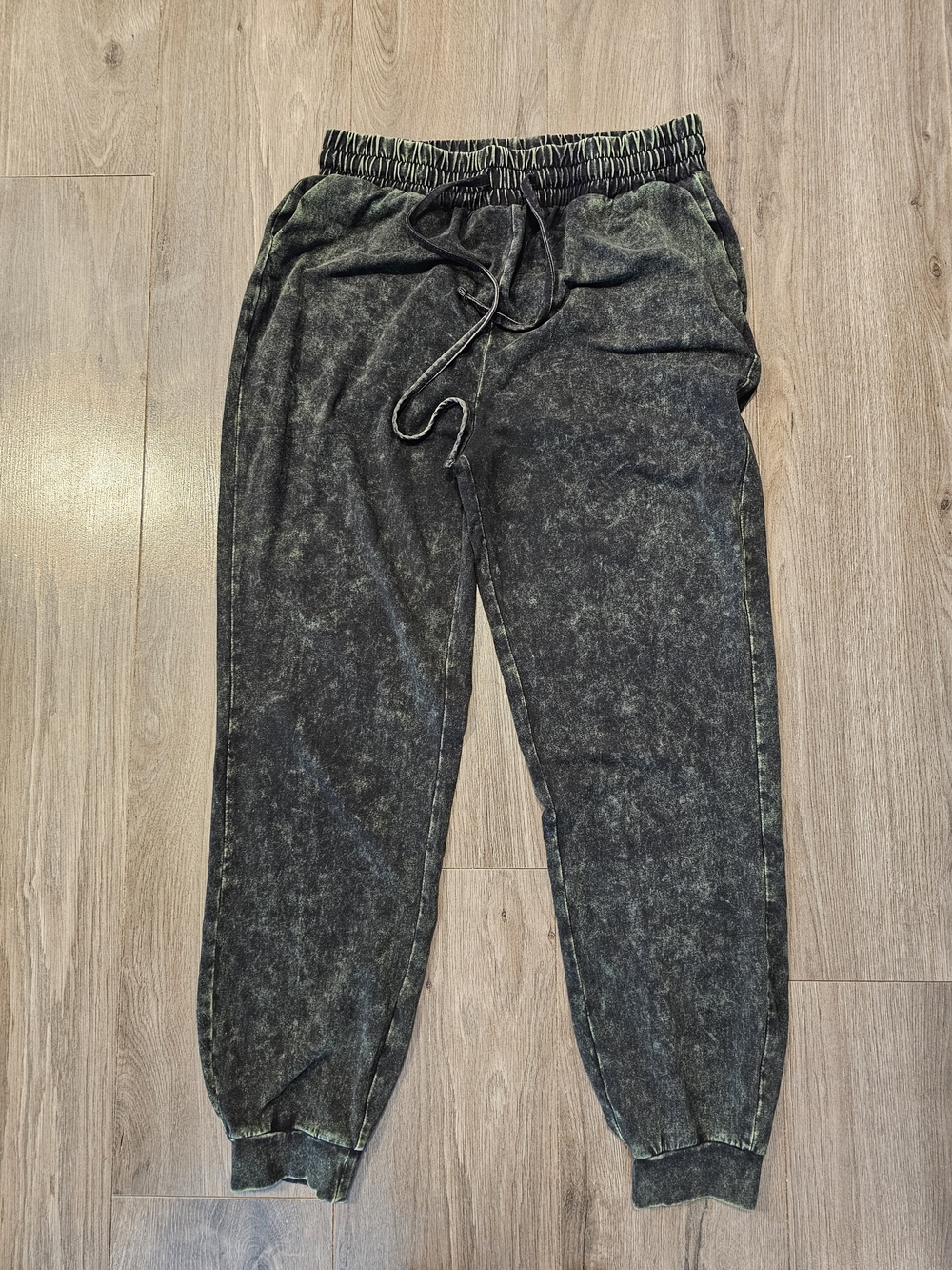 Zenana Outfitters Women's Acid-Washed Charcoal And Green Jogger Sweatpants